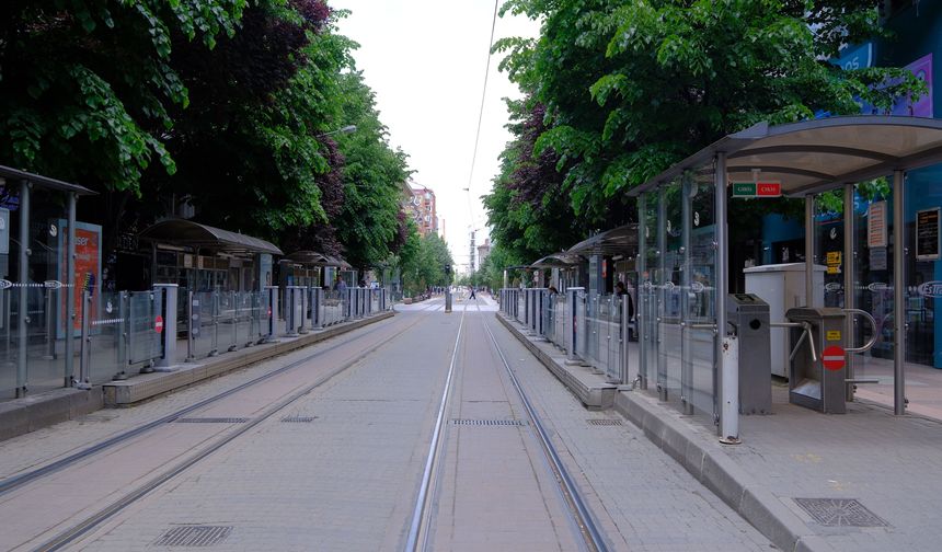 Eskişehir bayramın ilk gününde terk edilmiş kente döndü!