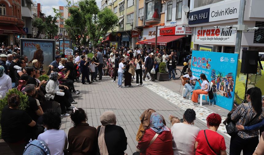 Eskişehir'de bayram neşesi sokağa taştı!