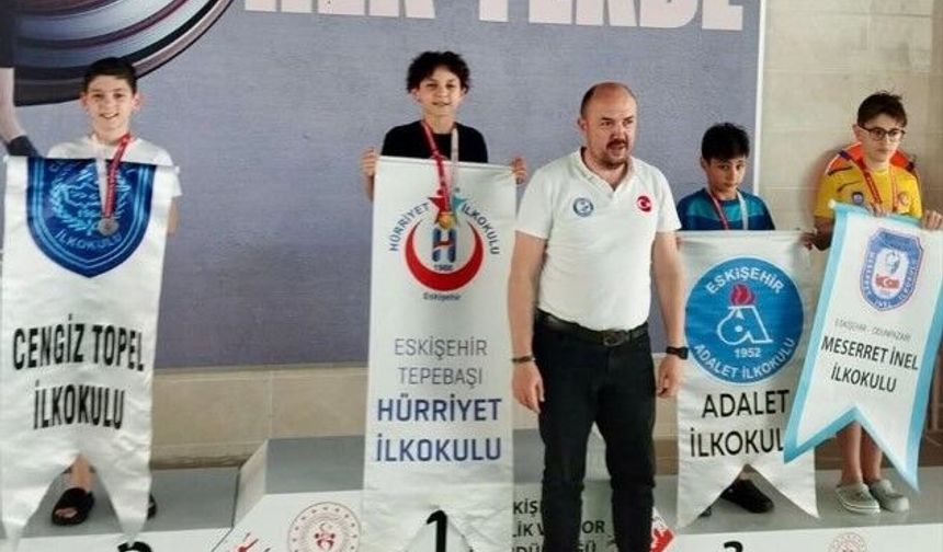 Kerem okuluna büyük gurur yaşattı