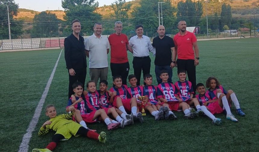 Bilecik U11 Ligi’nde şampiyon 4 Eylülspor oldu!