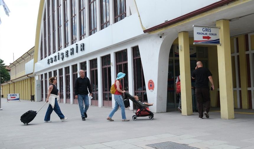 Eskişehirlilerden TCDD’ye çağrı: Bilet bulmak şansa kaldı!