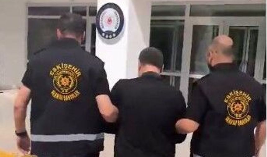 Dolandırıcılık suçundan 9 yıldır firariydi, Eskişehir'de böyle yakalandı!