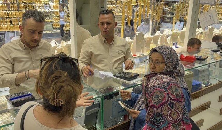 Eskişehir'de kuyumcunun dikkati milyonluk dolandırıcılığı son anda önlendi