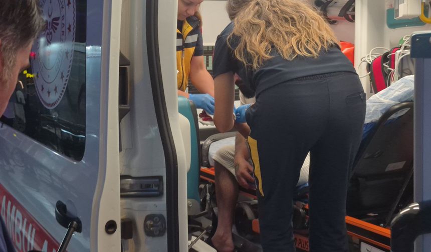 Eskişehir'de bıçaklı kavga sonrası ambulansa elinde sigarayla geldi!