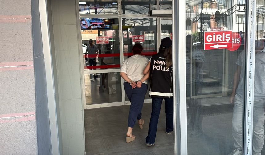 Eskişehir'i zehirlemek için getirirken polisler yakaladı: Midesinden bunlar çıktı!