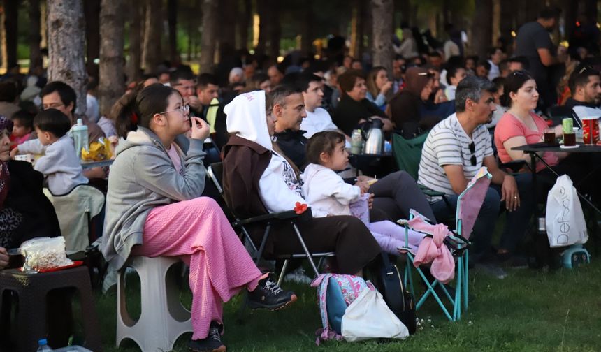 Eskişehir'de açık hava sineması nerede izlenir? Hangi günlerde yapılacak?