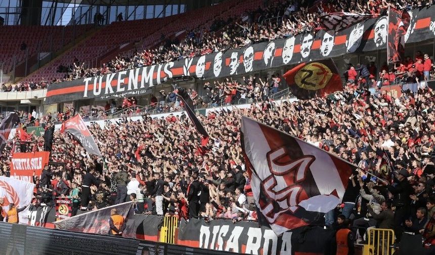 Eskişehirspor'dan yeni sezon öncesi taraftara destek çağrısı