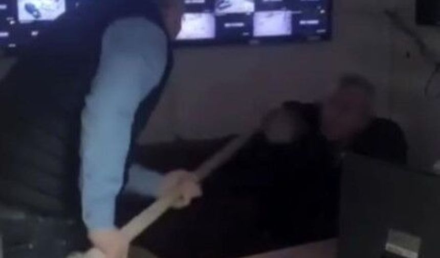 Eskişehir'de sopayla vurup "şaka" yaptı: Olaylı müdürden garip görüntü!