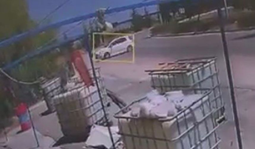 Eskişehir’de otomobil virajı alamayıp iş yerine daldı!