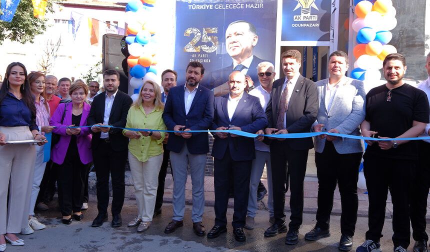 AK Parti'den Emek'e irtibat bürosu: Sadece bir bina değil, gönül kapısı!