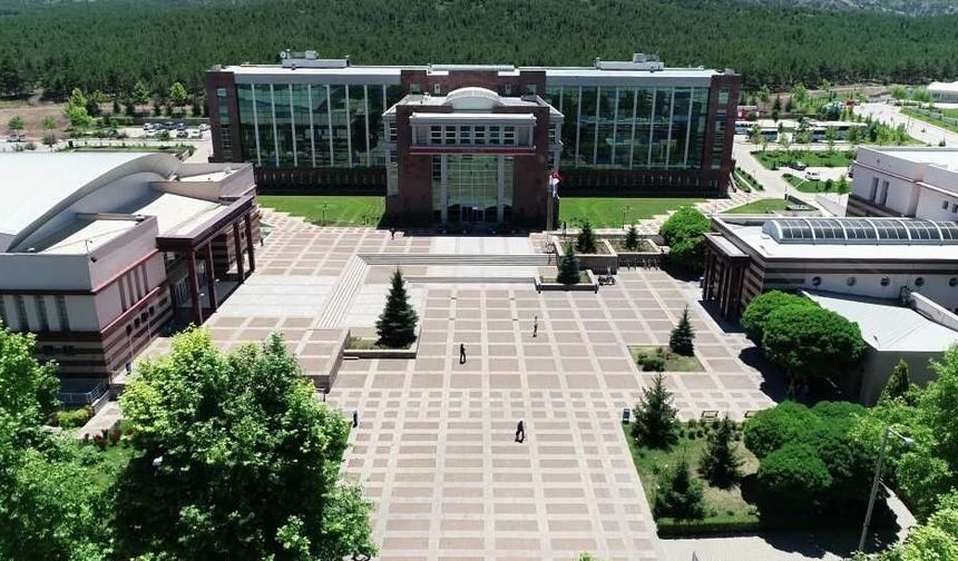 ESOGÜ’de yeni dönem: Rektör yardımcıları belli oldu