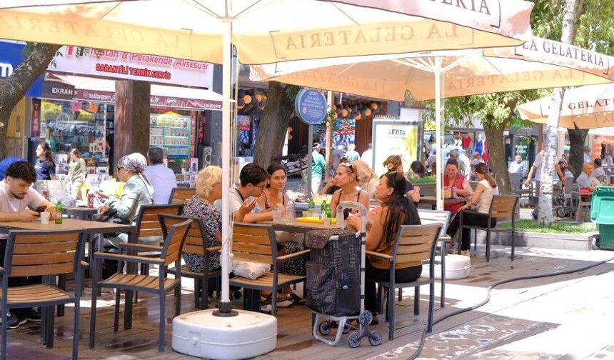Eskişehir'de emeklilerin uğrak noktası: Günlük 5 bin ziyaretçi!