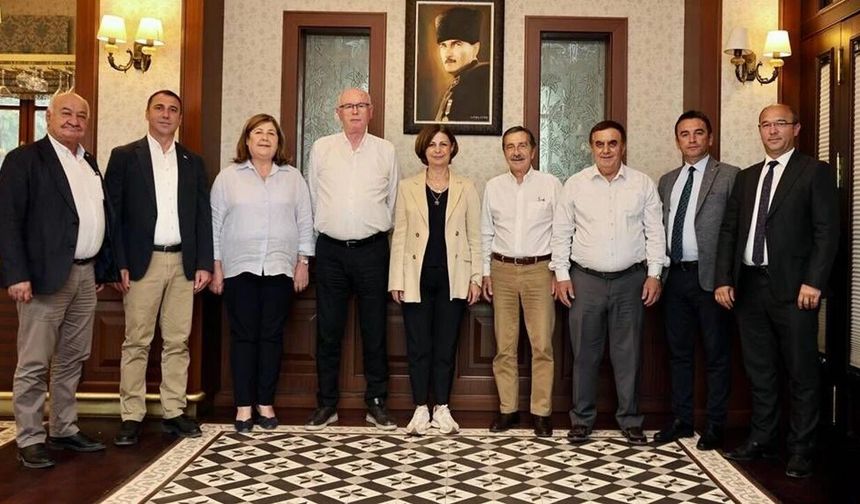 Eskişehir'de CHP'li Belediye Başkanlarının Yeni Parti kararı ertelendi