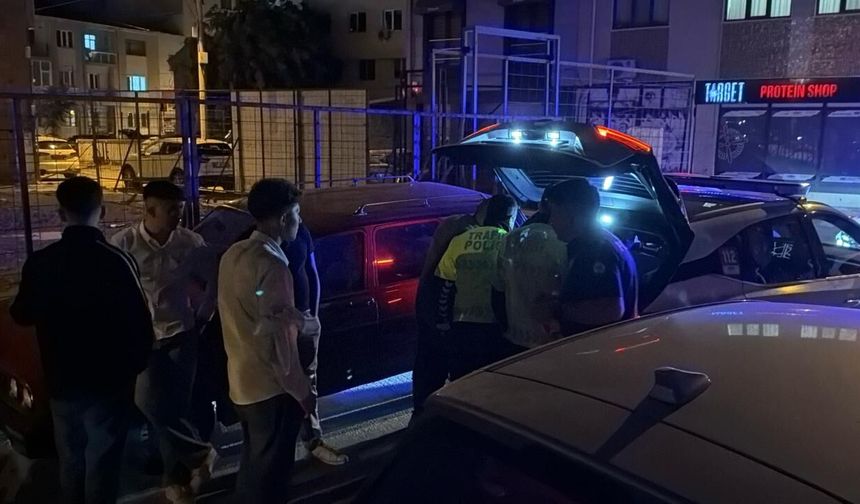 Eskişehir'de alkollü sürücünün yakınları muhabire zor anlar yaşattı!