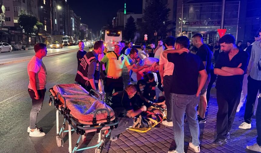 Eskişehir’de feci kaza: Motosiklet yayaların arasına daldı!