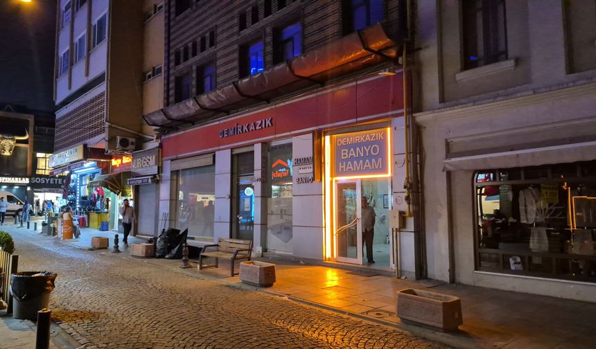 Eskişehir'de hamamda odadan çıkmayınca odadan acı haberi çıktı!