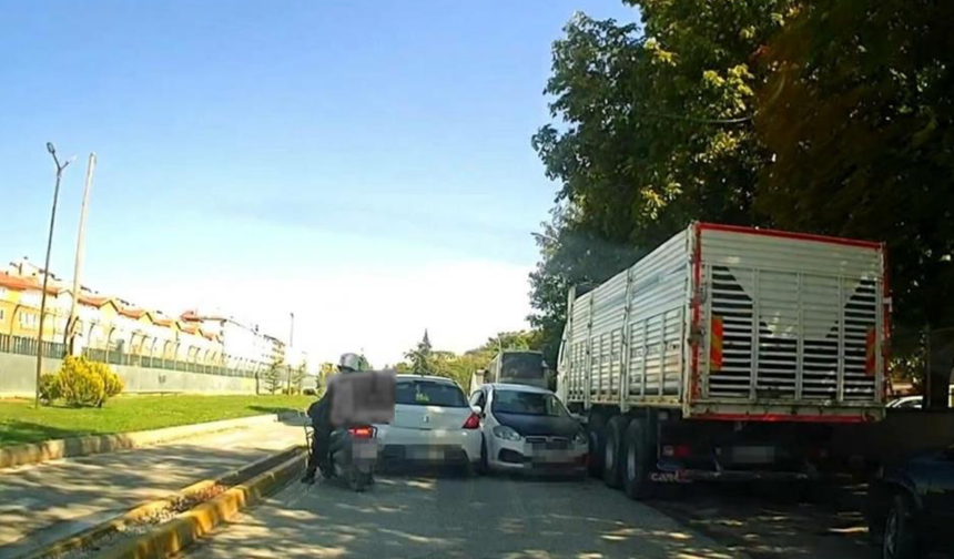 Eskişehir’de ters yöne giren otomobil kazaya davetiye çıkardı