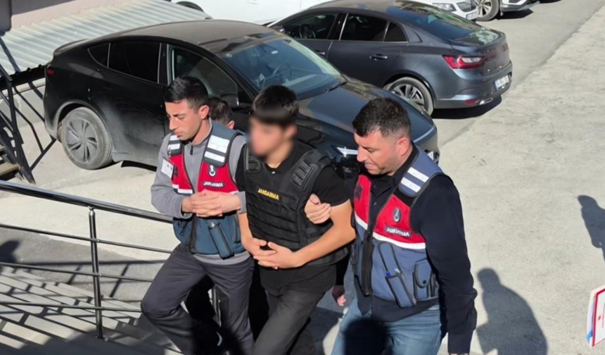 Eskişehir'de amcasını öldüren 15 yaşındaki yeğen adliyede!