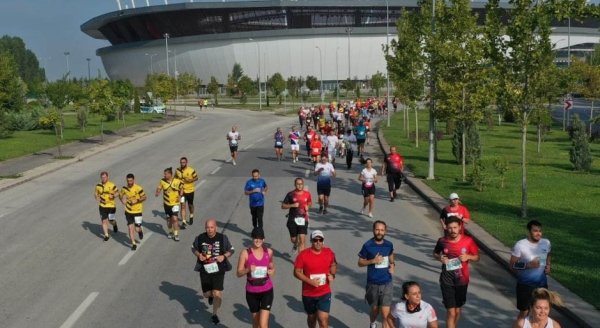 Kurtuluşun 100. yılında koştular