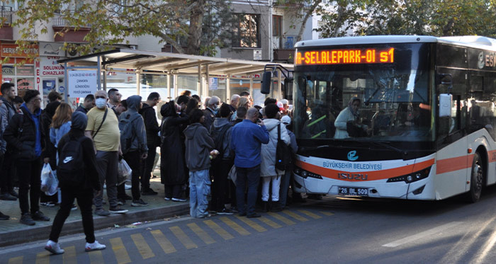 Eskişehir Büyükşehir Belediyesi, Ulaşım Koordinasyon Merkezi (UKOME) tarafından alınan kararla toplu taşıma ücretlerinde 23 Ekim Pazartesi gününden geçerli olmak üzere artışa gidileceğini duyurdu.