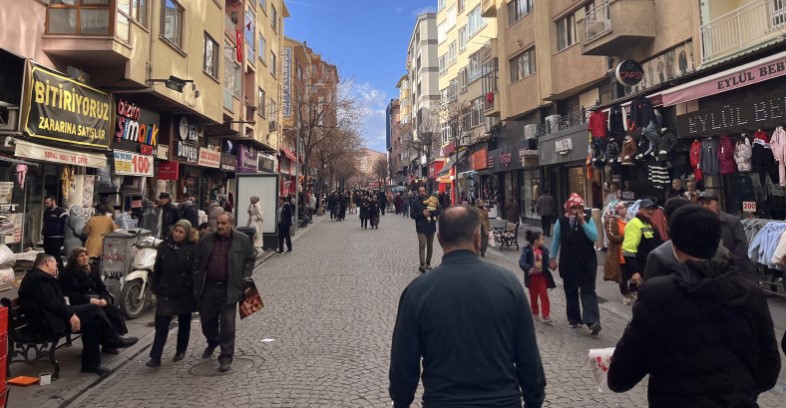 Eskişehir'de soğuk havaya rağmen zorlu çalışma!