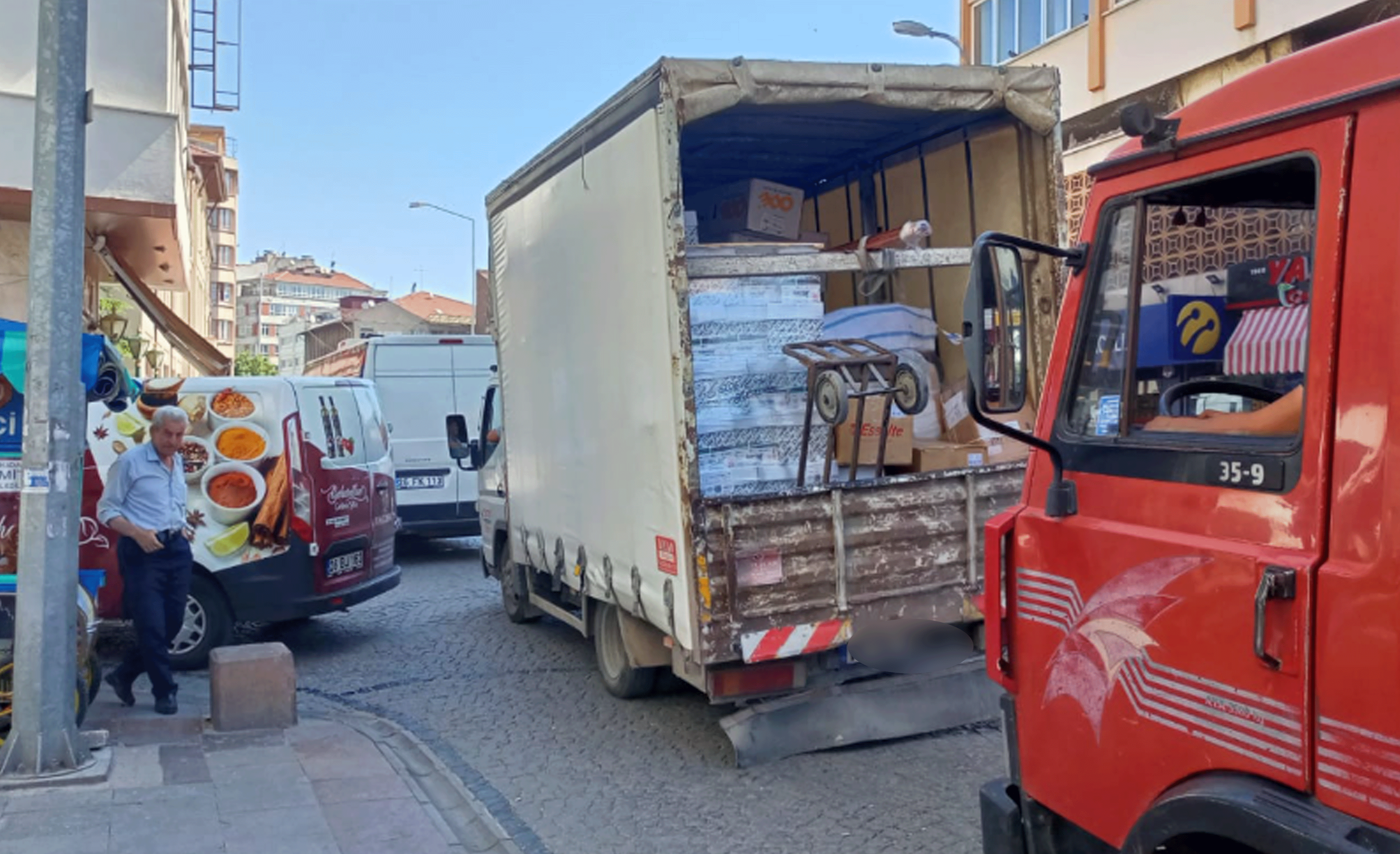 Eskişehir'deki araç parkı trafiği felç etti!