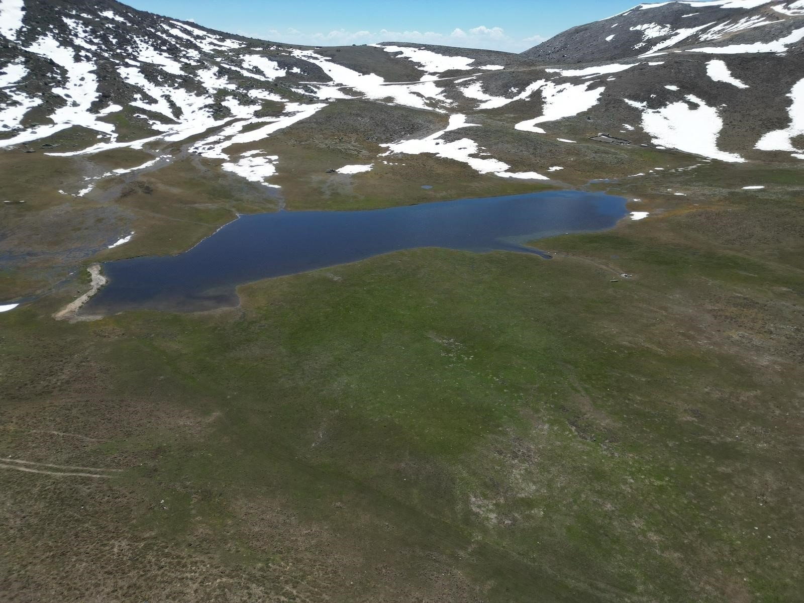 Afyon’da kış ve bahar aynı karede!