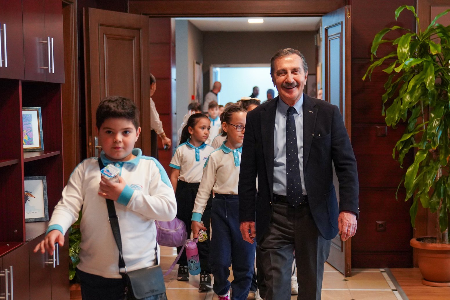 Başkan Ataç minik öğrencilerin sorularını yanıtladı