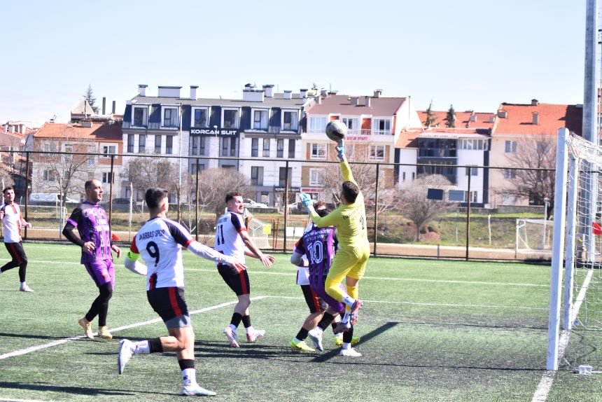 Şampiyon belli gözler Play-Off ekiplerinde