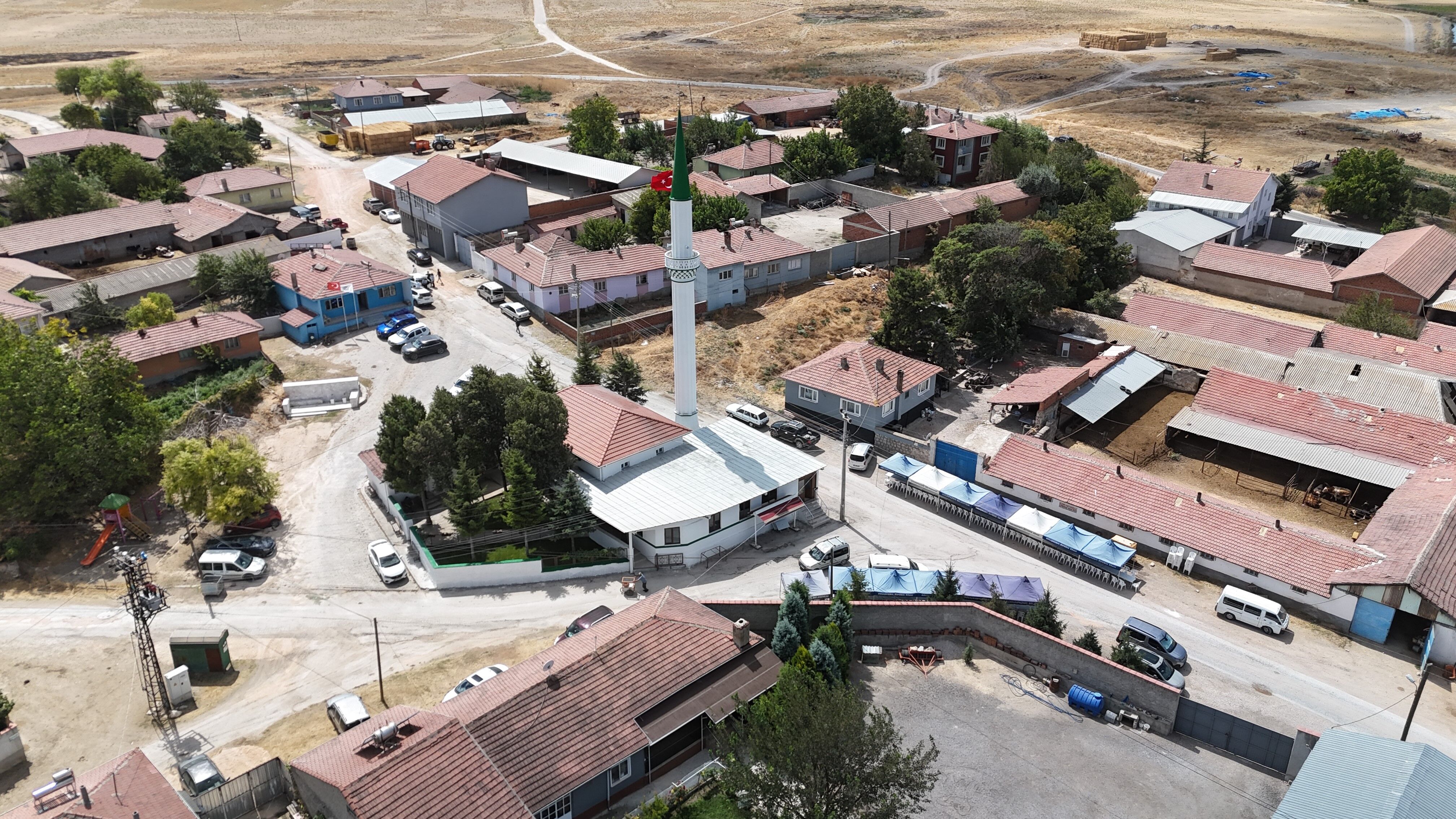 Eskişehir'de yıldırımın yıktığı cami 4 ay sonra yeniden ibadete açıldı