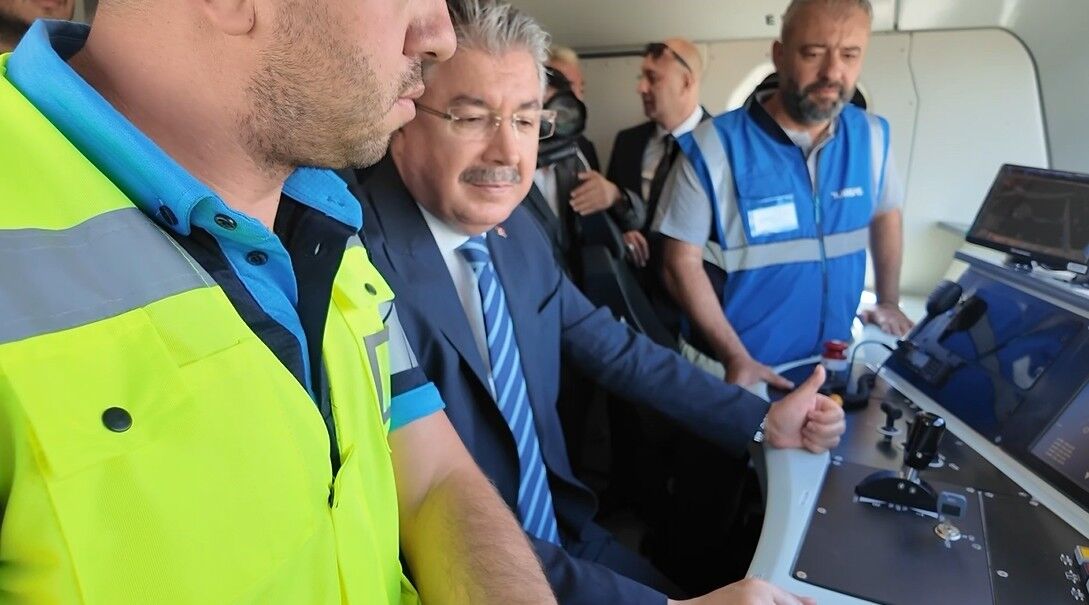 Yerli ve milli E5000’i bu kez Eskişehir Valisi sürdü
