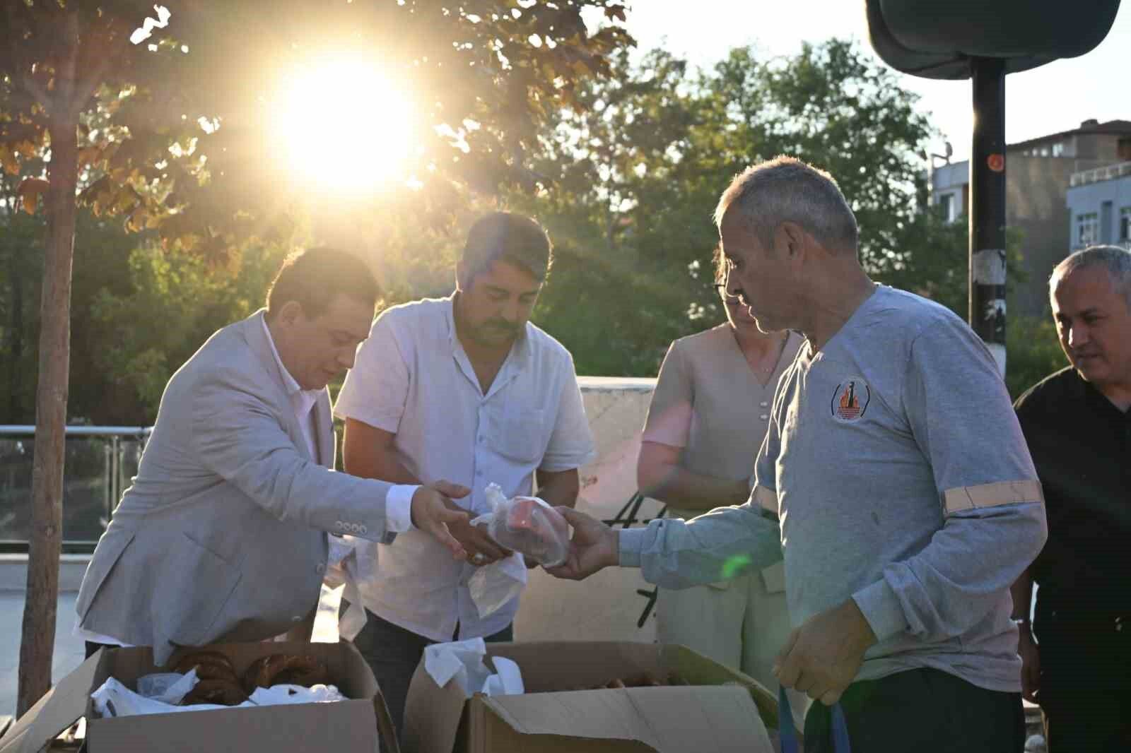 Bilecik'te sabah simitleri MHP'den