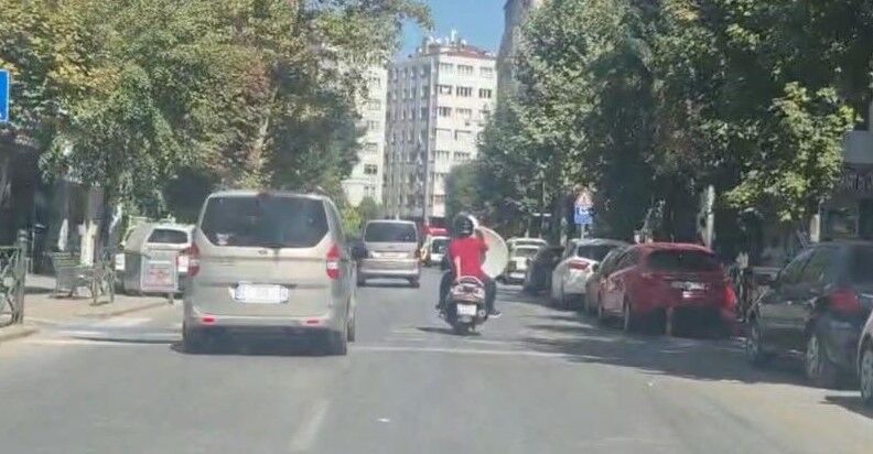 Eskişehir trafiğinde tehlikeli yolculuk!