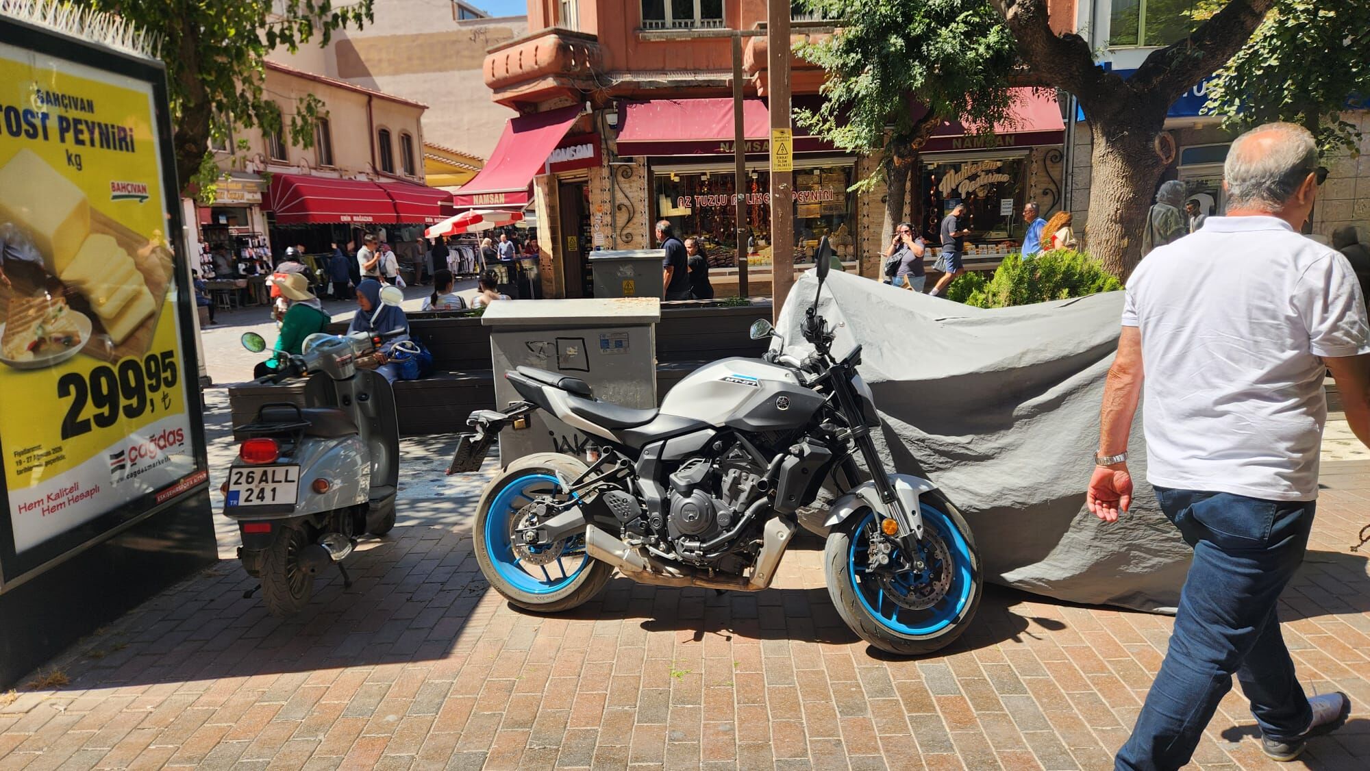 Eskişehir’de motosikletler sokakları ve kaldırımları işgal ediyor