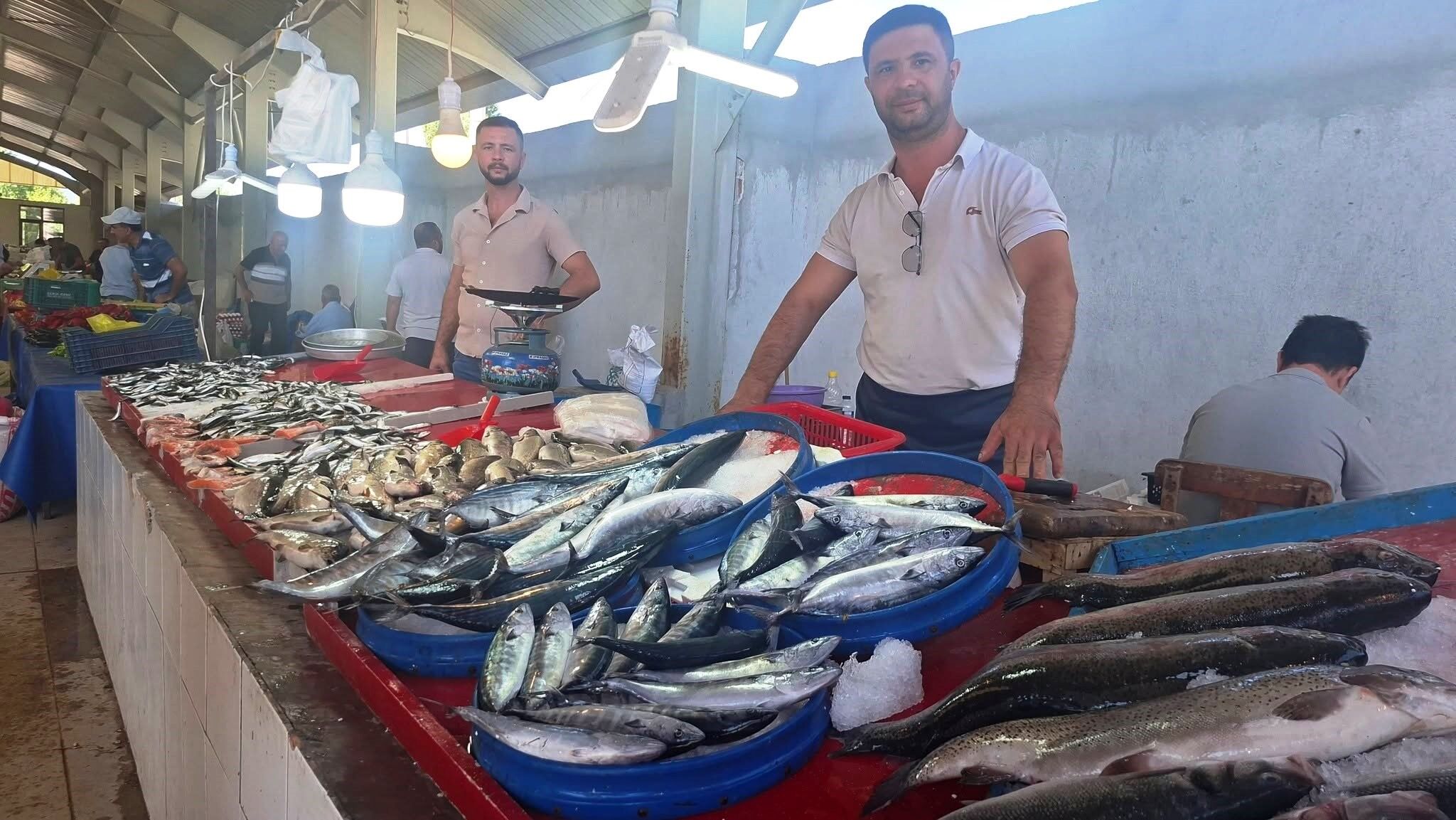 Kütahya'da balık sezonu başladı: Fiyatıyla izdiham yaratıyor!
