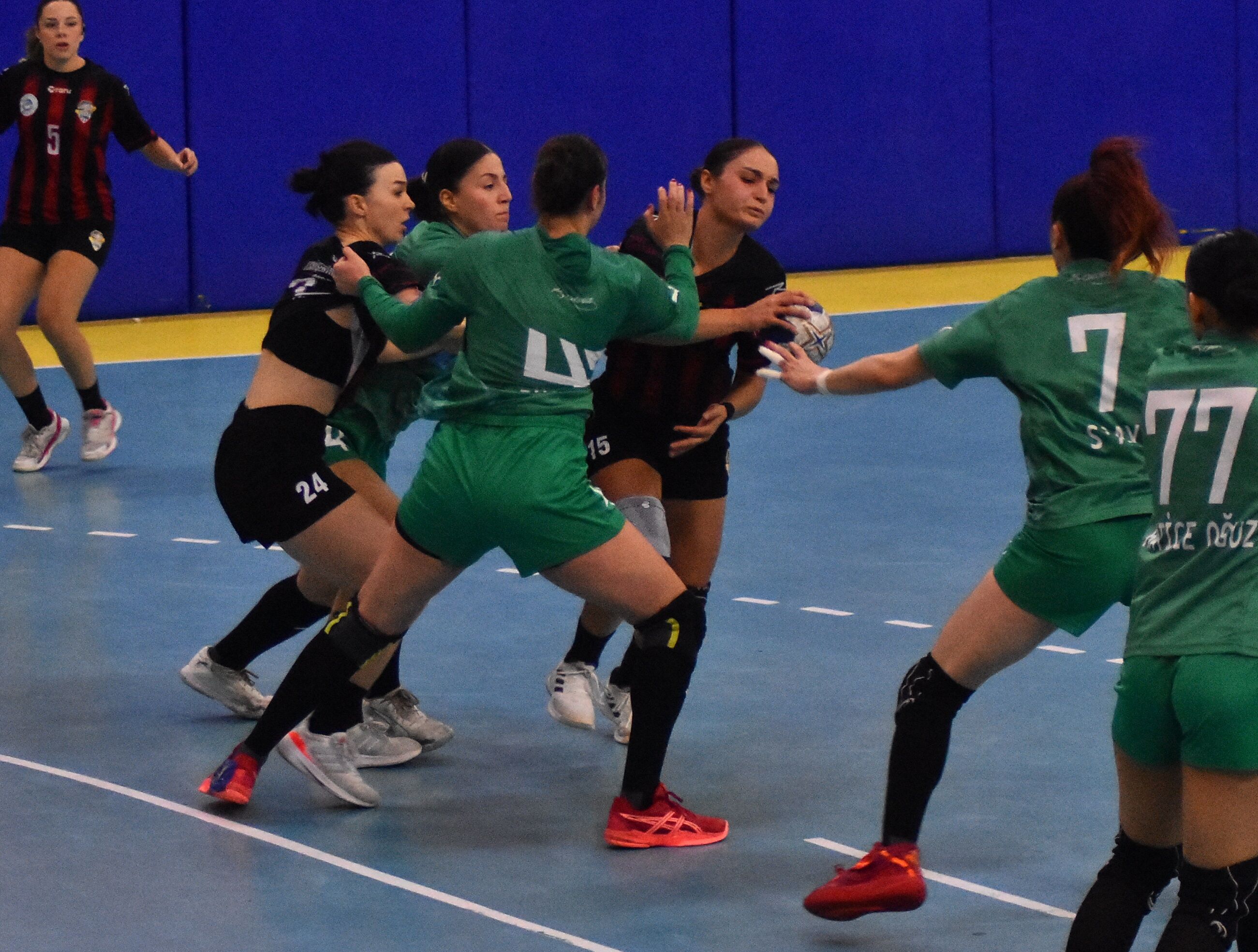 Edanur ve Betül dördüncü haftada şov yaptı