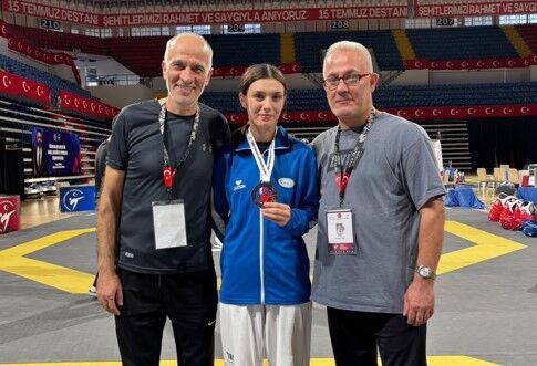 Zehra Akar kulübünü gururlandırdı