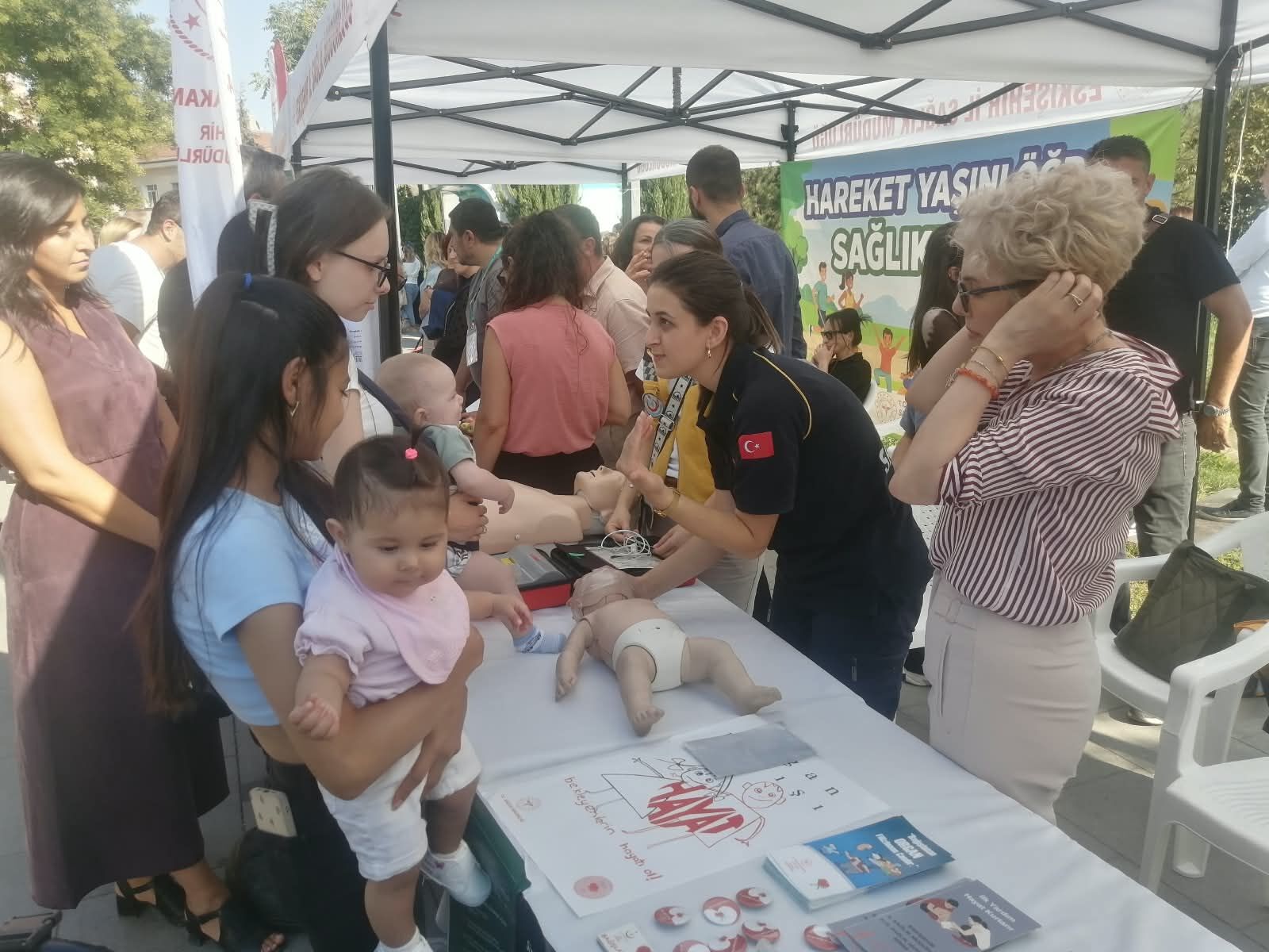 Eskişehir'deki sağlık stantlara yoğun ilgi