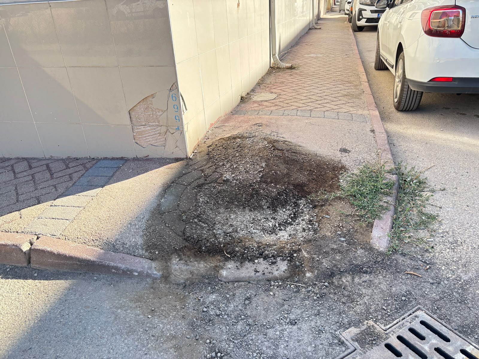 Eskişehir’de engelli rampaları kaderine terk edildi