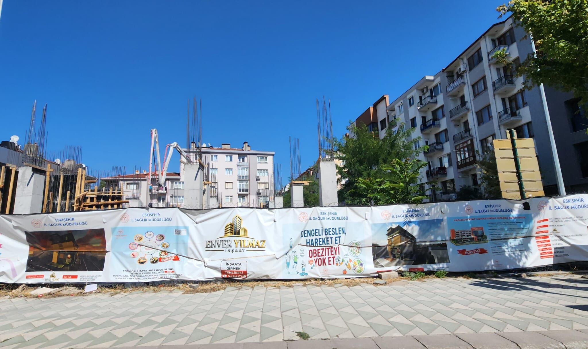 Şair Fuzuli Caddesi’nde çalışmalar sürüyor: Yeni sağlık tesisi yapılıyor