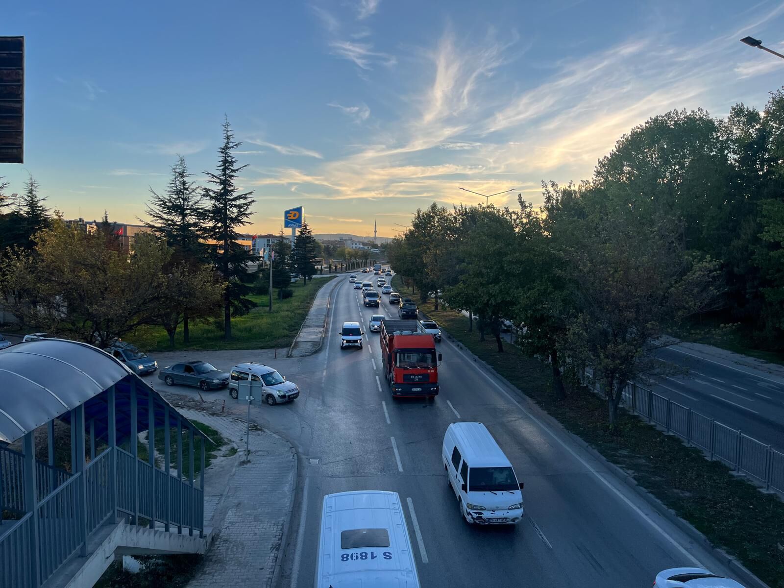 Eskişehir çevreyolunda akşam saatlerinde değişmeyen manzara