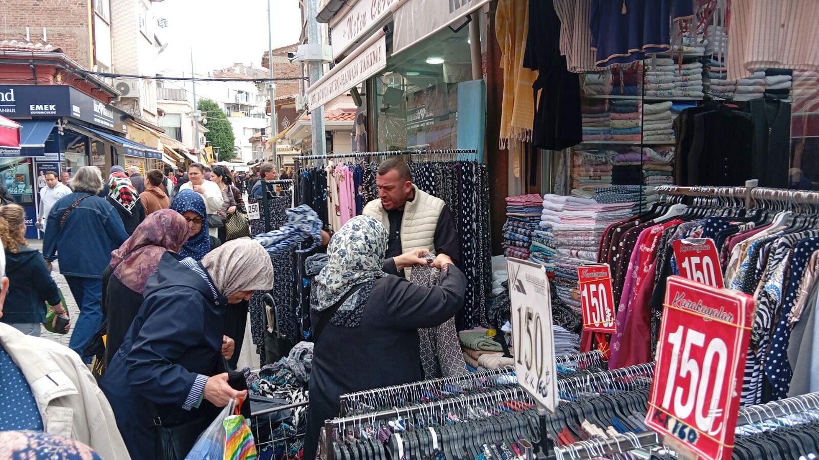 Eskişehir'de güneş kendini gösterdi, çarşı hareketlendi!